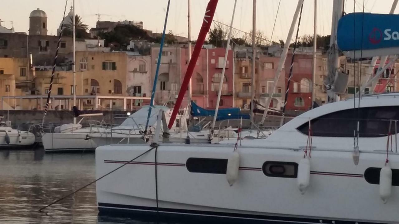 Casa Geltrude Al Porto Vila Procida Exterior foto